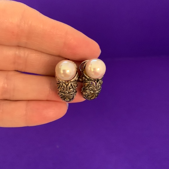 925 Sterling Silver Pearl Earrings Scroll Detail - Picture 9 of 14